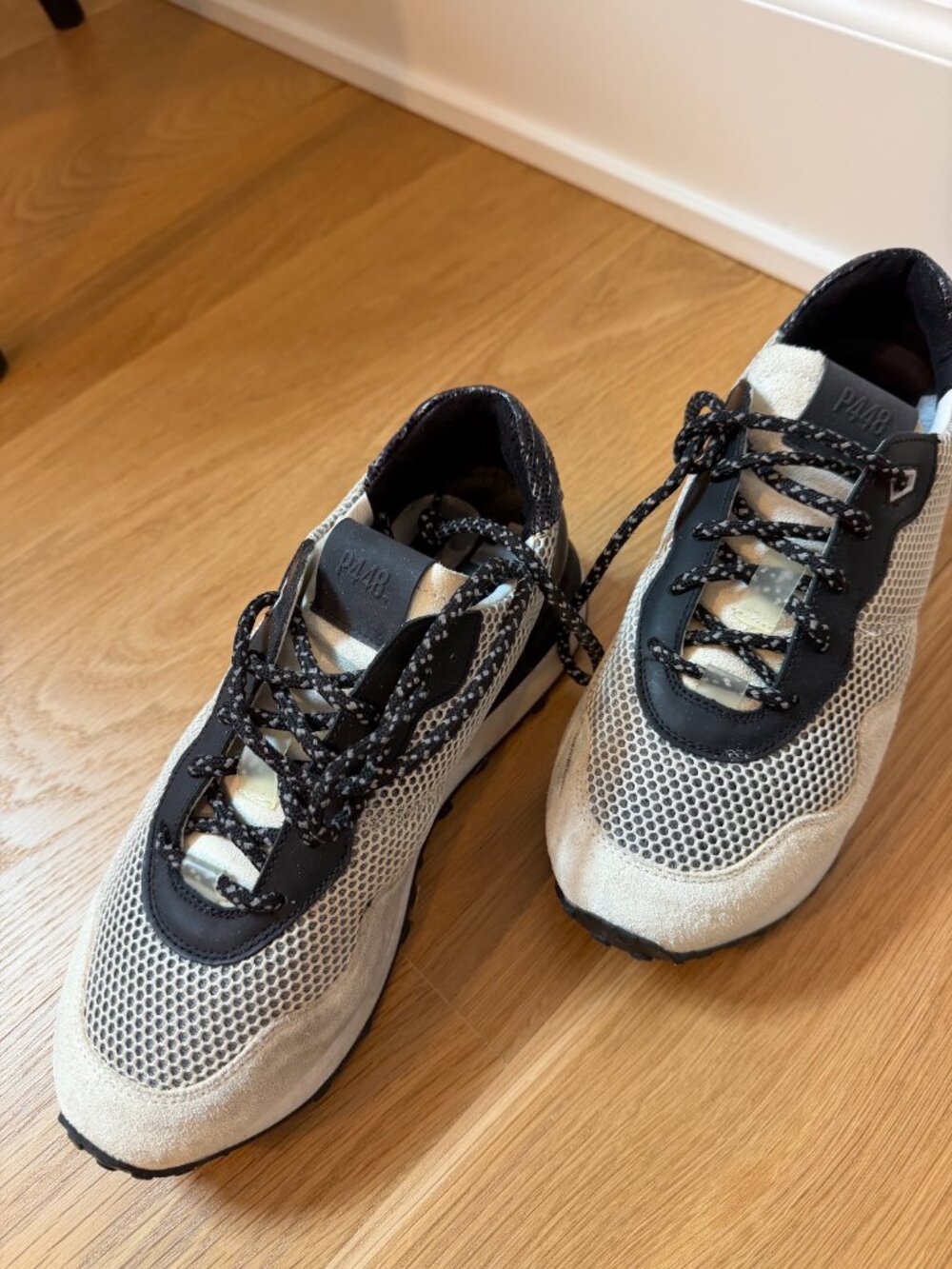 P448 Womens Sneakers, sz 38